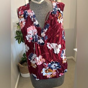 Old Navy Floral Sleeveless V-Neck Top - Burgundy, White, Navy, Pink
